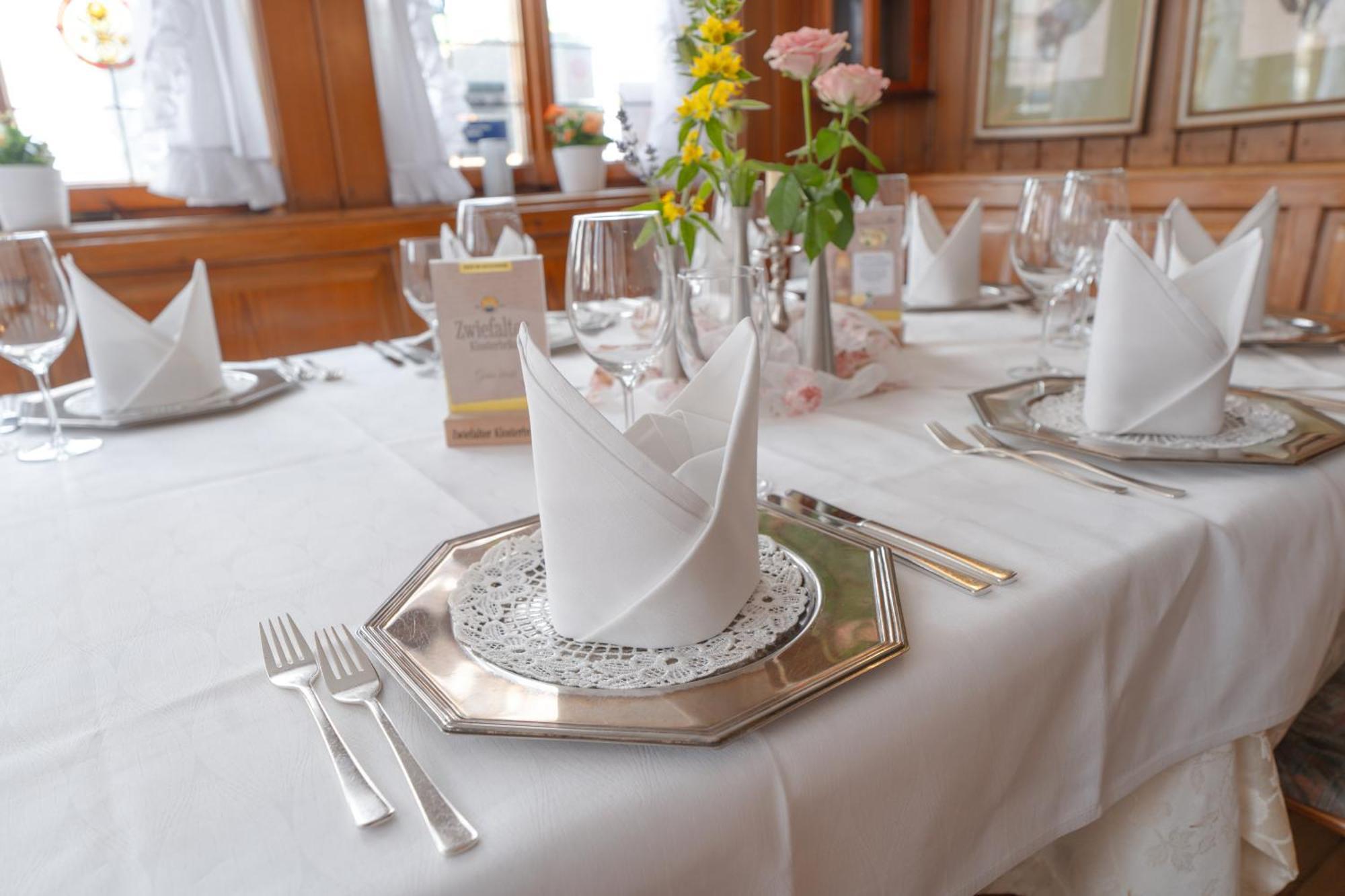 Hotel - Restaurant Traube Neuffen 外观 照片