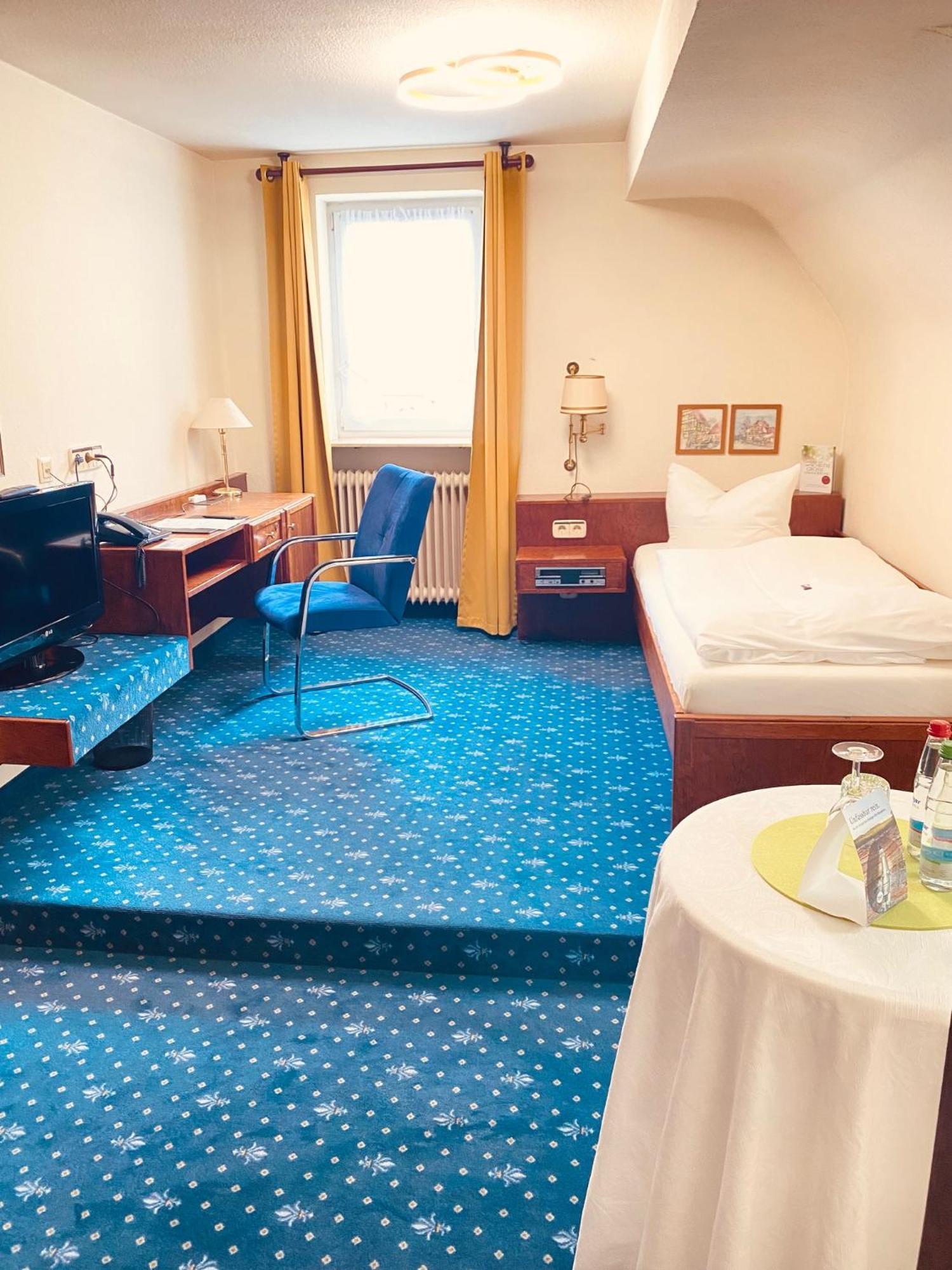 Hotel - Restaurant Traube Neuffen 外观 照片